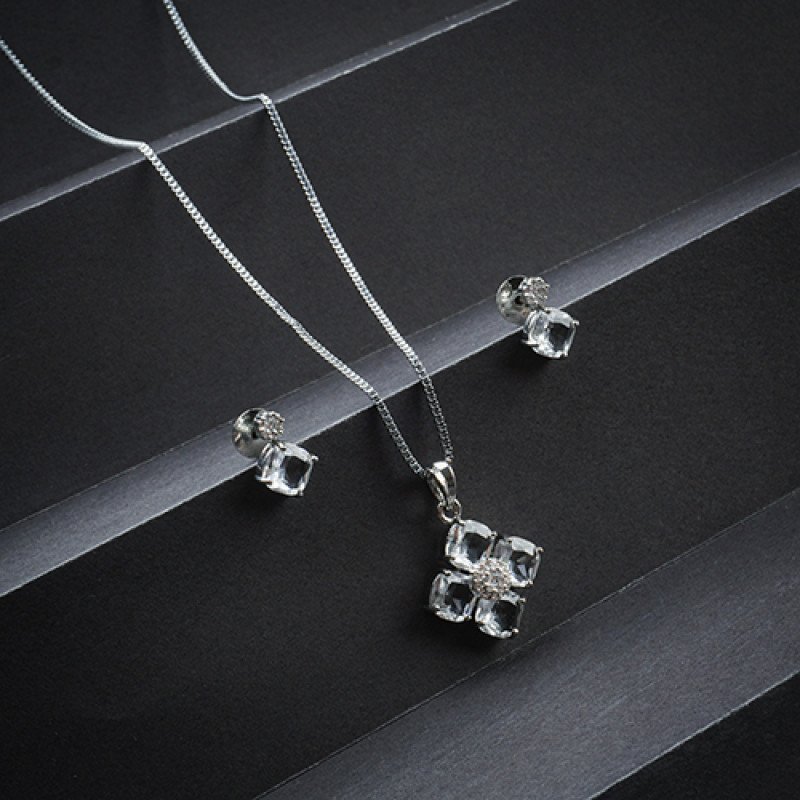 Sovereign Twist Pendant - Image 6