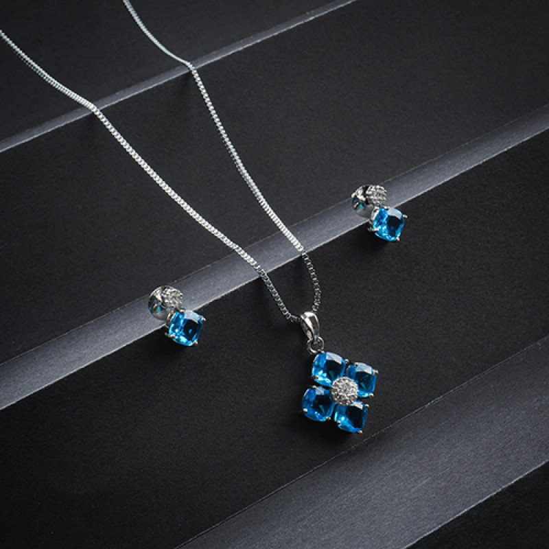 Sovereign Twist Pendant - Image 5