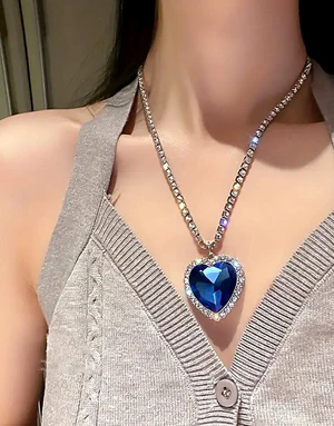 Luxurious Titanic Heart of the Ocean Inspired Blue Stone Necklace for Women - Image 4