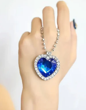 Luxurious Titanic Heart of the Ocean Inspired Blue Stone Necklace for Women - Image 3