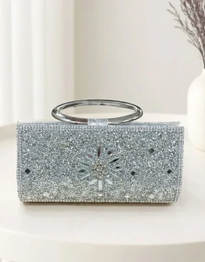 Stylish Silver Clutch Purse for Women - Image 2