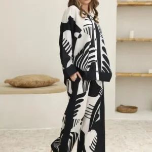 2 Pcs Women's Stitched Khaddar Printed Shirt And Trouser