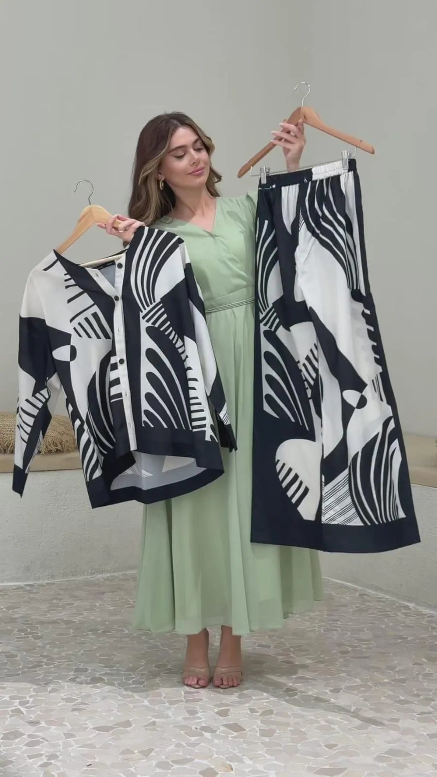 2 Pcs Women's Stitched Khaddar Printed Shirt And Trouser - Image 5